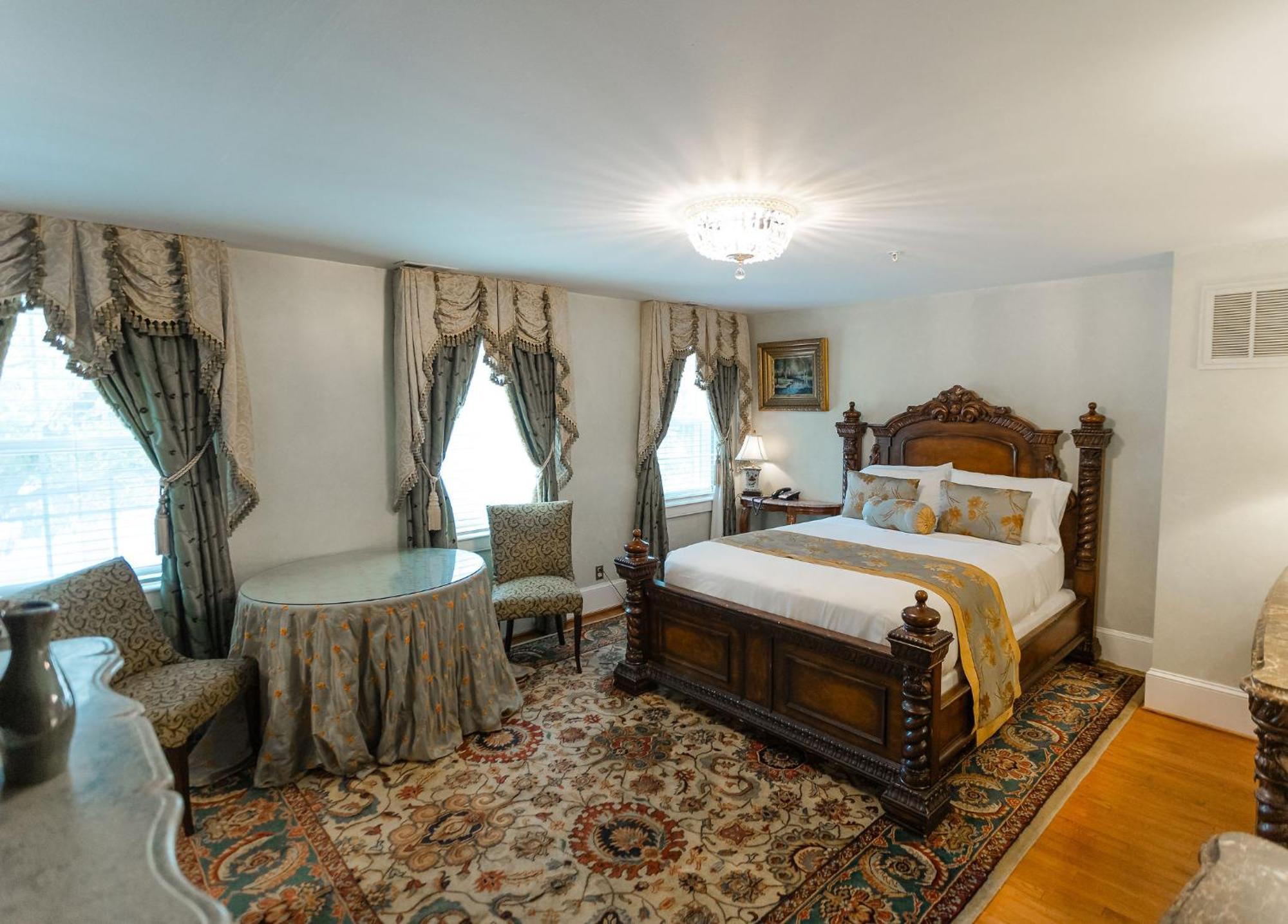 Bed & Breakfast 1840s Carrollton Baltimore