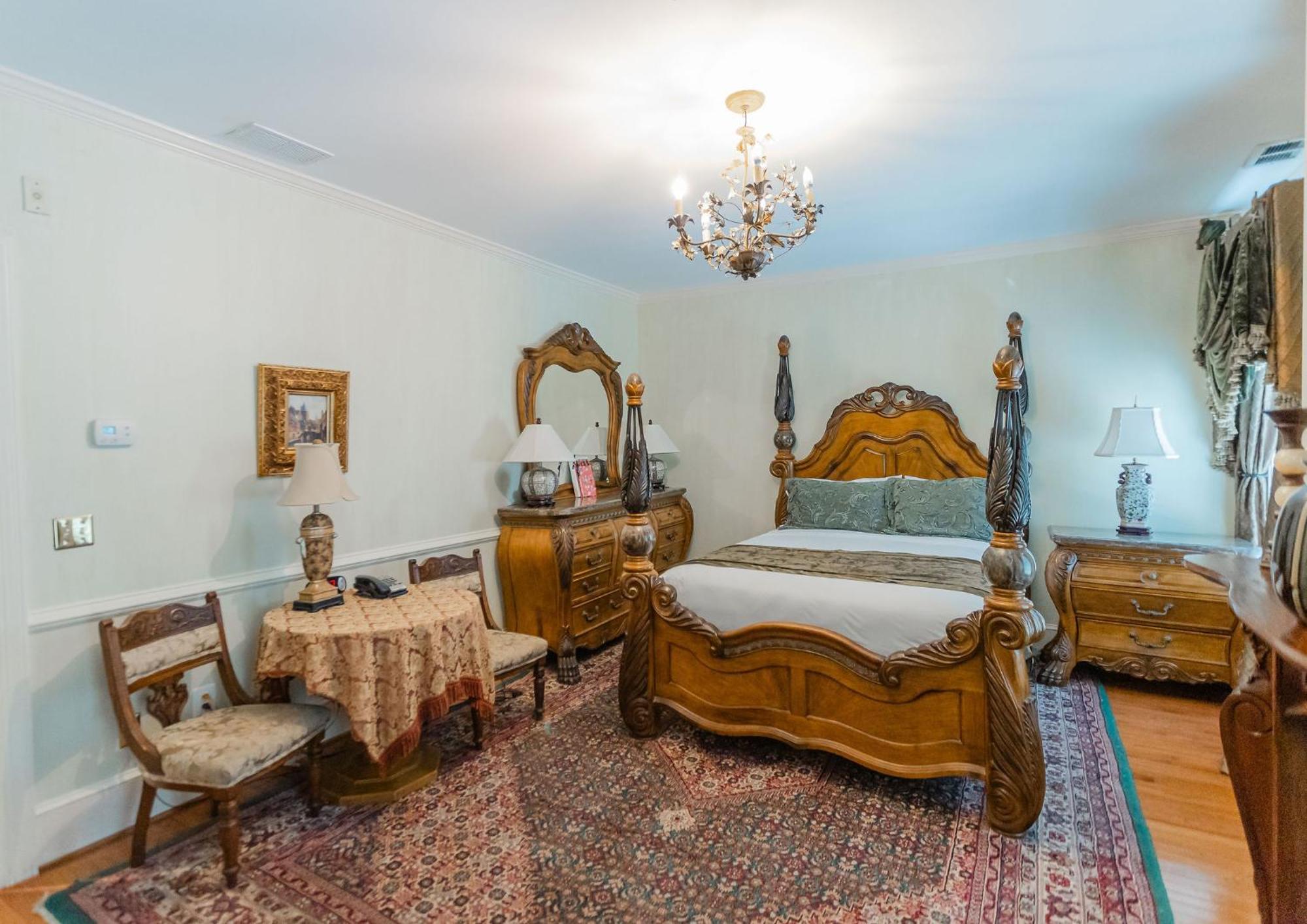 1840s Carrollton Bed & Breakfast